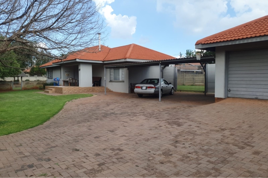 3 Bedroom Property for Sale in Vaalpark Free State